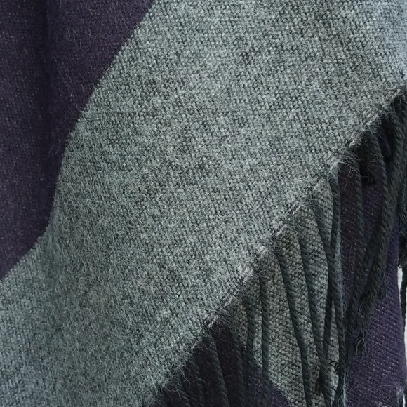 🛍HP🛍 Miss Accessori Women’s Poncho - Picture 11 of 13